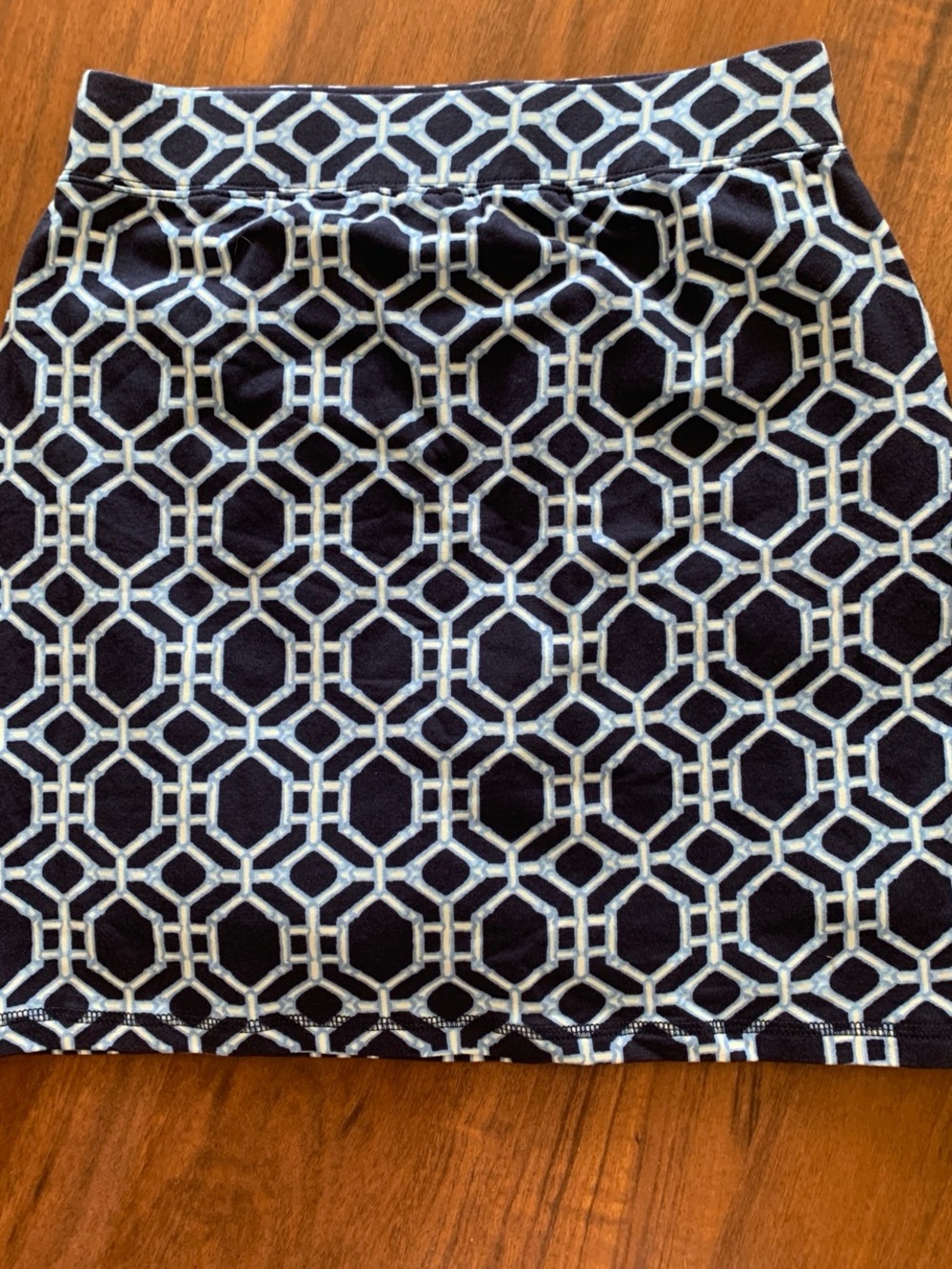 Geometric Pattern Navy and White stretch skort, like new has side pockets - Picture 3 of 5